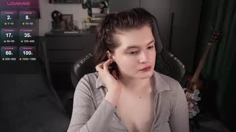 Helen Blossom online show from July 23, 2:25 pm