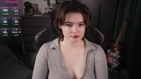 Helen Blossom online show from August 3, 2:01 pm