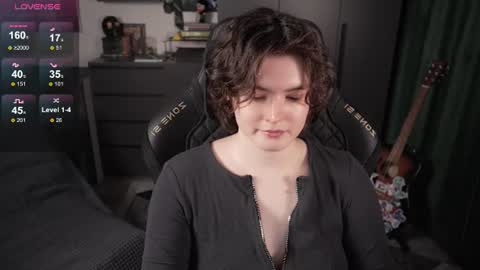 Helen Blossom online show from July 28, 2:13 pm