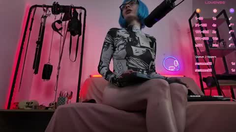Lily Goddess online show from May 5, 5:10 am