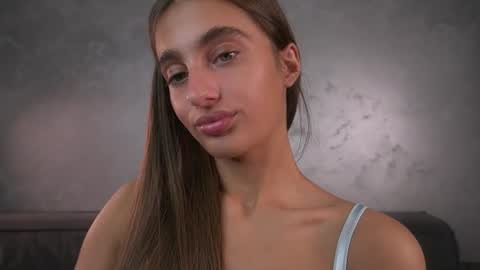 Isabella online show from August 6, 1:23 am