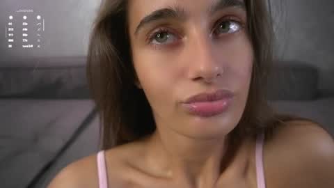 Isabella online show from July 15, 1:10 am