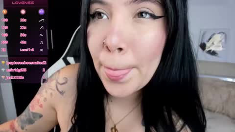 Ailyn  online show from September 19, 1:15 am