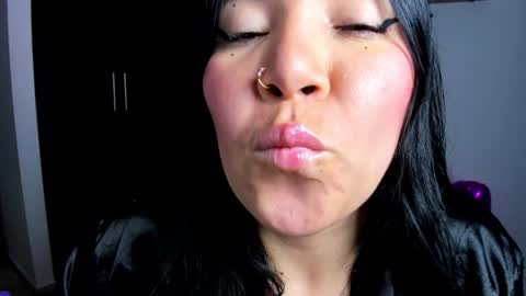 Ailyn  online show from January 21, 4:10 am