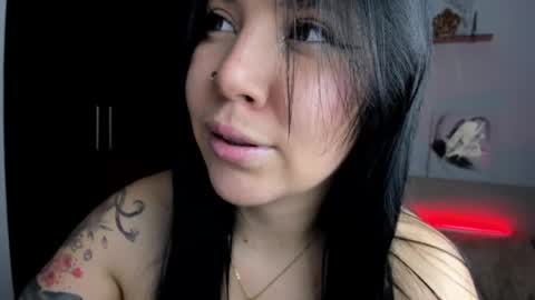 Ailyn  online show from October 17, 4:48 am