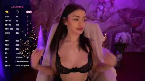 daenerys_daen online show from December 7, 10:01 am