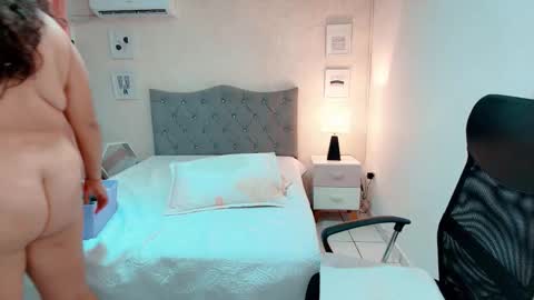 daeneryslove_doll online show from November 21, 7:43 am