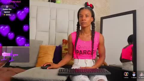 daffnelewis online show from May 4, 11:14 am