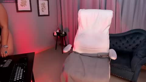 Dafne online show from July 3, 1:50 pm