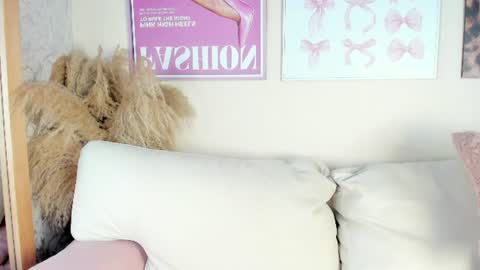 dafne_hillss online show from July 9, 11:45 am