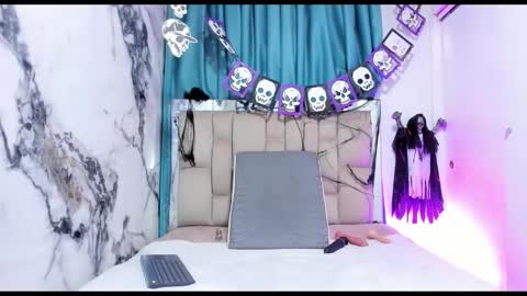 Snapshot of dafne_quenn chatting on October 13, 1:03 pm dafne_quenn online show from October 13, 1:03 pm