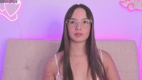Dafne  online show from May 13, 4:35 pm