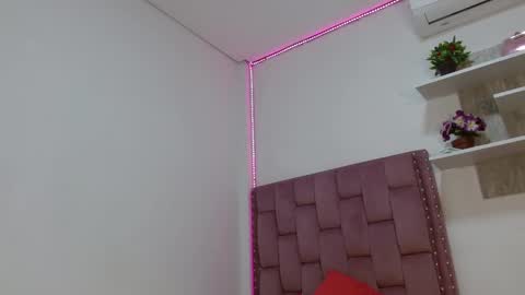 DAFNNE online show from March 9, 12:09 pm