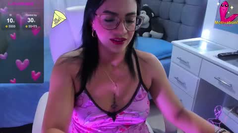 Snapshot of dahian_carter chatting on December 22, 11:54 am Dahian online show from December 22, 11:54 am