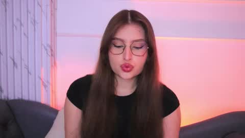 Lauren            online show from December 22, 4:04 am