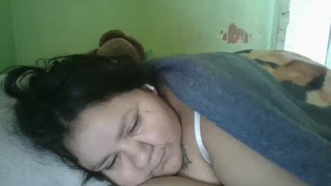 daisnconfusion_ online show from December 17, 4:43 pm