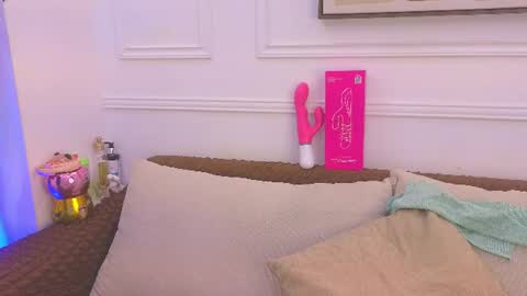 Daisy Price online show from July 31, 11:11 am