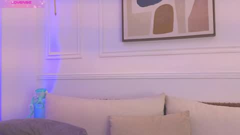 Daisy Price online show from April 28, 11:03 am