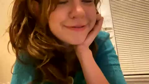 DaisyB3 online show from April 20, 6:16 am