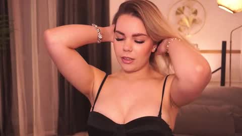 Daisy online show from March 18, 6:02 pm