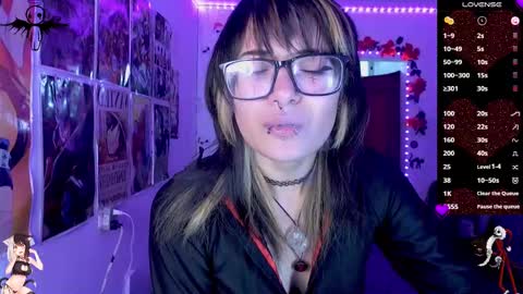 Snapshot of dakapsy420_ chatting on December 30, 12:32 am Dakapsy online show from December 30, 12:32 am