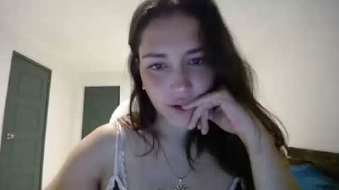 IG  dakotasofiaa online show from February 12, 2:02 am