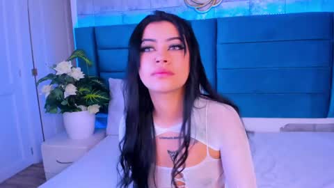 Snapshot of dakottahill chatting on February 10, 2:05 pm   online show from February 10, 2:05 pm