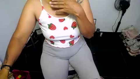 daleska_delicious1 online show from June 16, 4:35 am