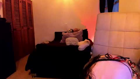 Almendra online show from January 8, 11:09 pm