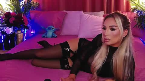 DalidaSelena online show from June 5, 4:24 pm