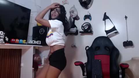 dalila online show from July 3, 7:42 pm