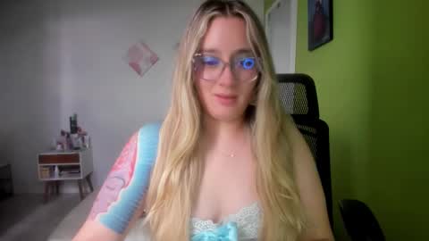 Dalila online show from November 8, 6:46 pm