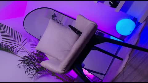 dalilathoms online show from March 8, 2:04 am