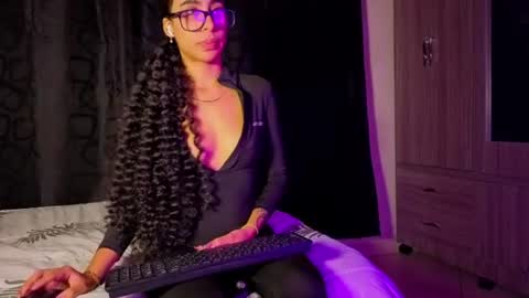 lissa online show from June 22, 3:25 am