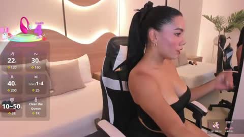 D A N A  online show from June 24, 7:13 pm