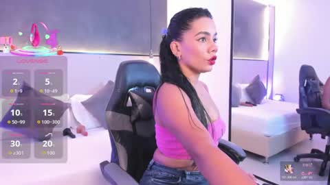 D A N A  online show from August 5, 7:20 pm