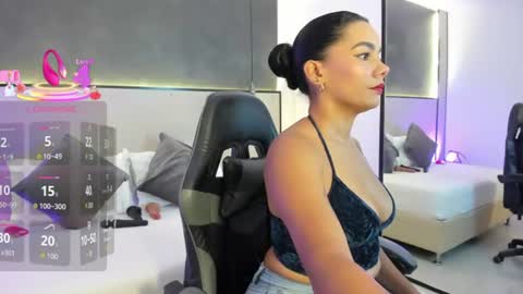 D A N A  online show from July 27, 7:33 pm
