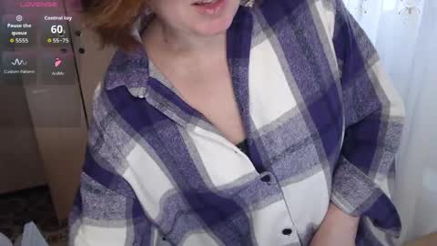 danbie_leen online show from May 1, 10:18 am