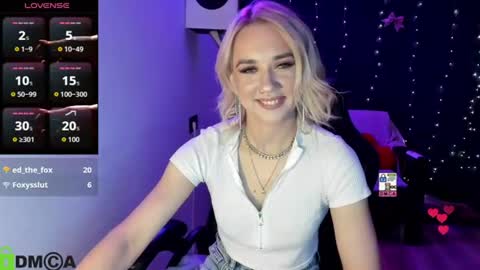 dances_queen online show from June 18, 7:21 am