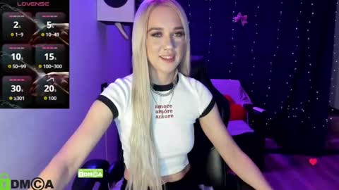 dances_queen online show from June 23, 7:06 am