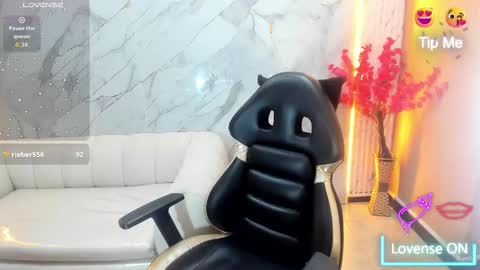 Snapshot of dani_clark_ chatting on October 10, 6:02 pm Dani online show from October 10, 6:02 pm