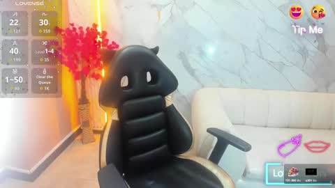 Snapshot of dani_clark_ chatting on October 6, 1:17 pm Dani online show from October 6, 1:17 pm