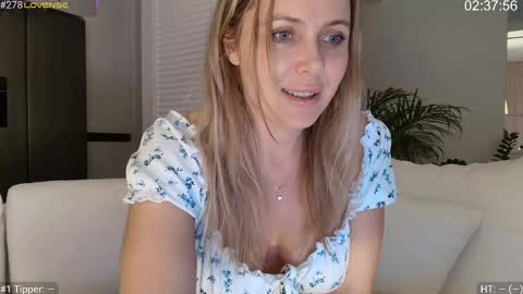daniangel_web online show from May 3, 5:38 pm
