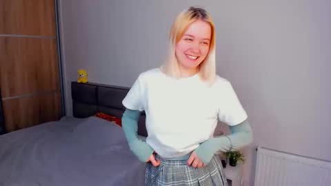 Carnelia online show from March 16, 6:06 am