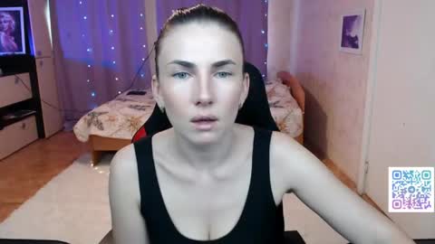 Daniela Cooper online show from May 21, 12:03 pm