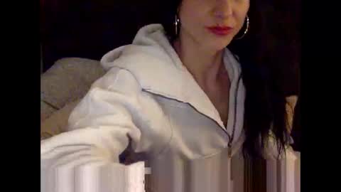 daniellbisous online show from May 15, 8:50 am