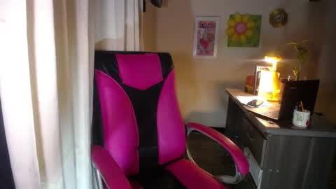 Angie online show from July 15, 10:25 pm