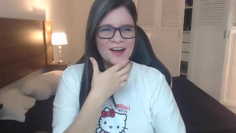 daniellerain online show from May 1, 12:03 am
