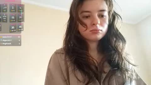 Mia online show from December 22, 8:50 am