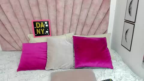 DaniiBelluci  online show from February 9, 3:47 pm